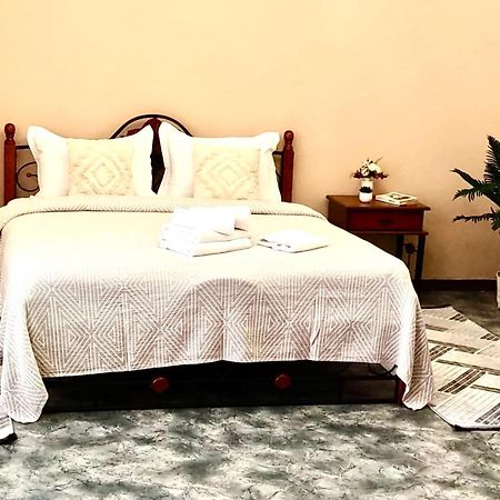 Like Home Apartments&Rooms Алматы Экстерьер фото