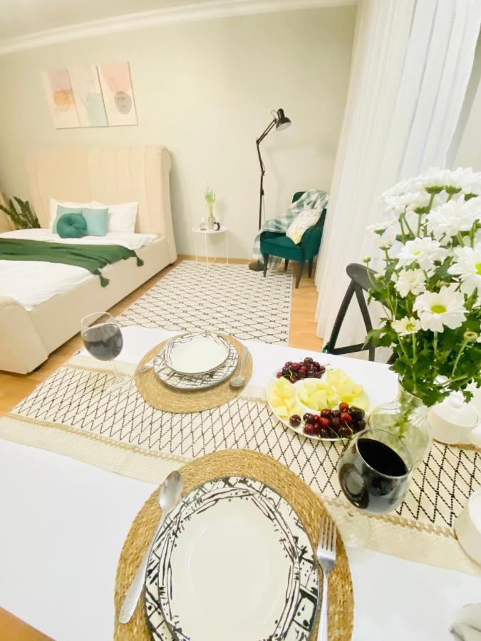 Like Home Apartments&Rooms Алматы Экстерьер фото