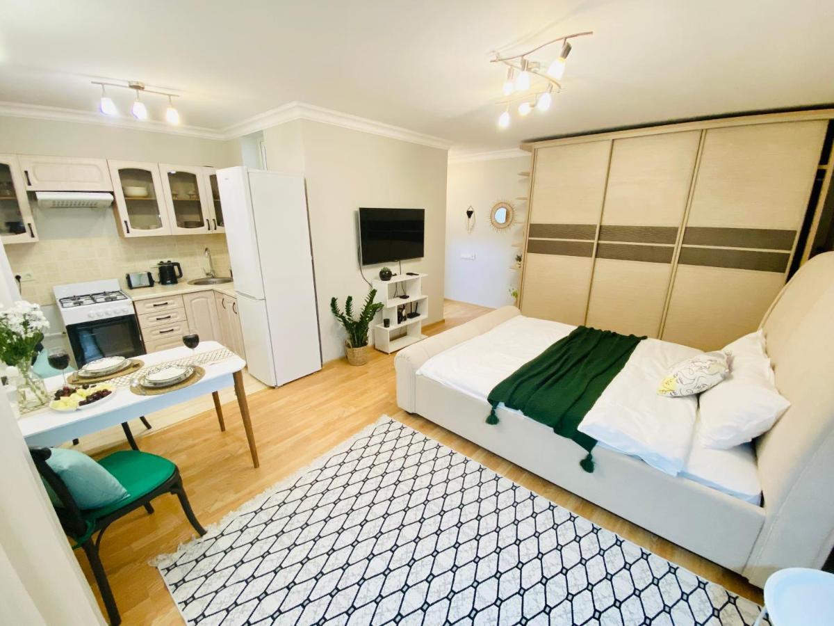 Like Home Apartments&Rooms Алматы Экстерьер фото
