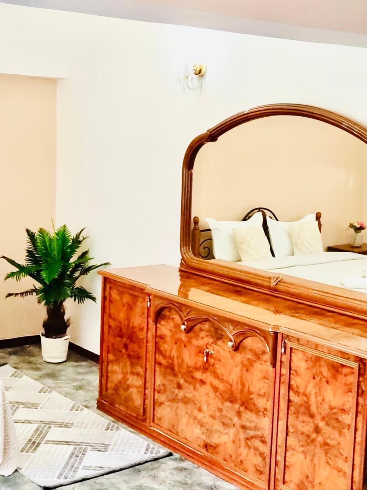 Like Home Apartments&Rooms Алматы Экстерьер фото