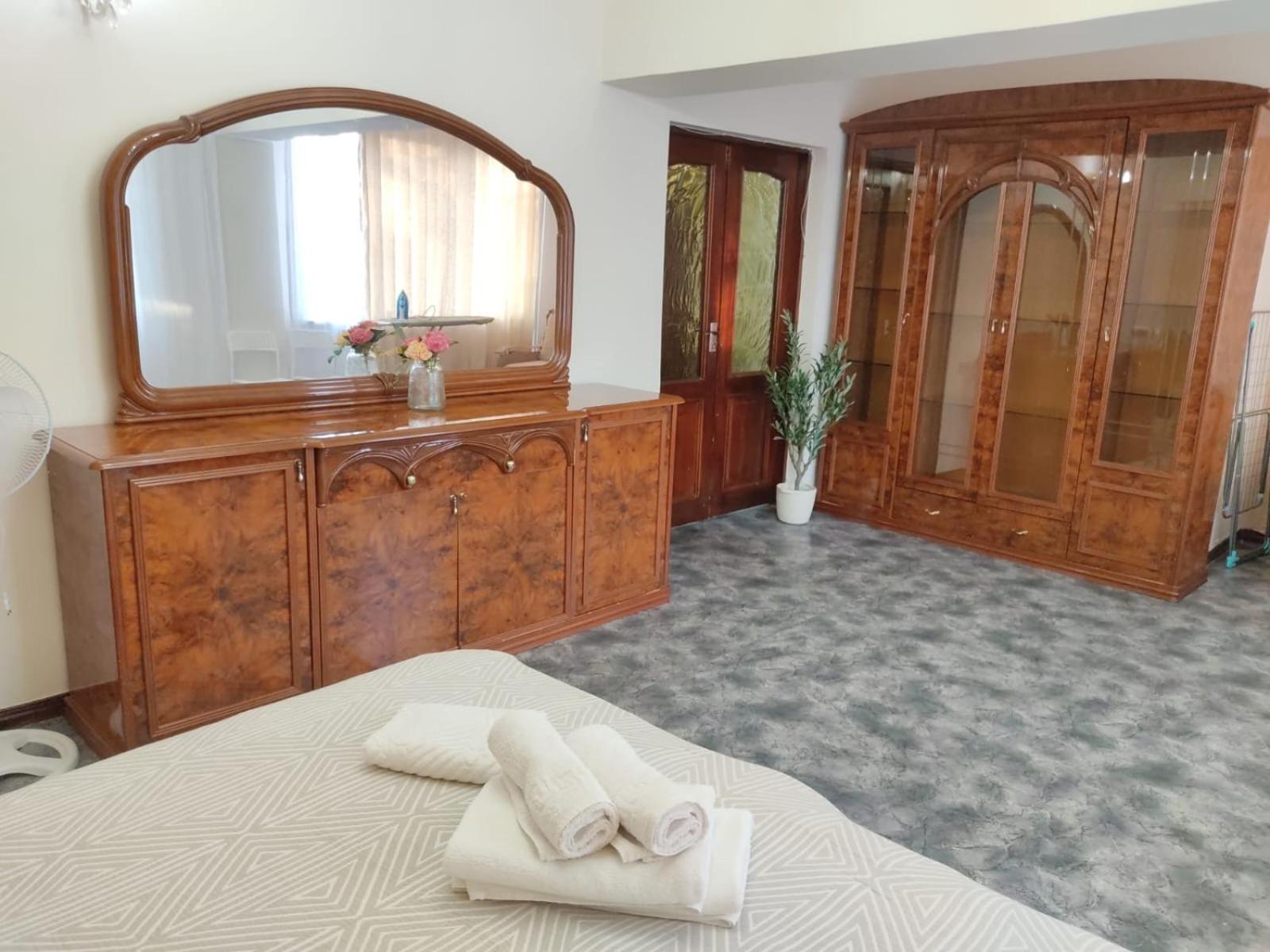 Like Home Apartments&Rooms Алматы Экстерьер фото