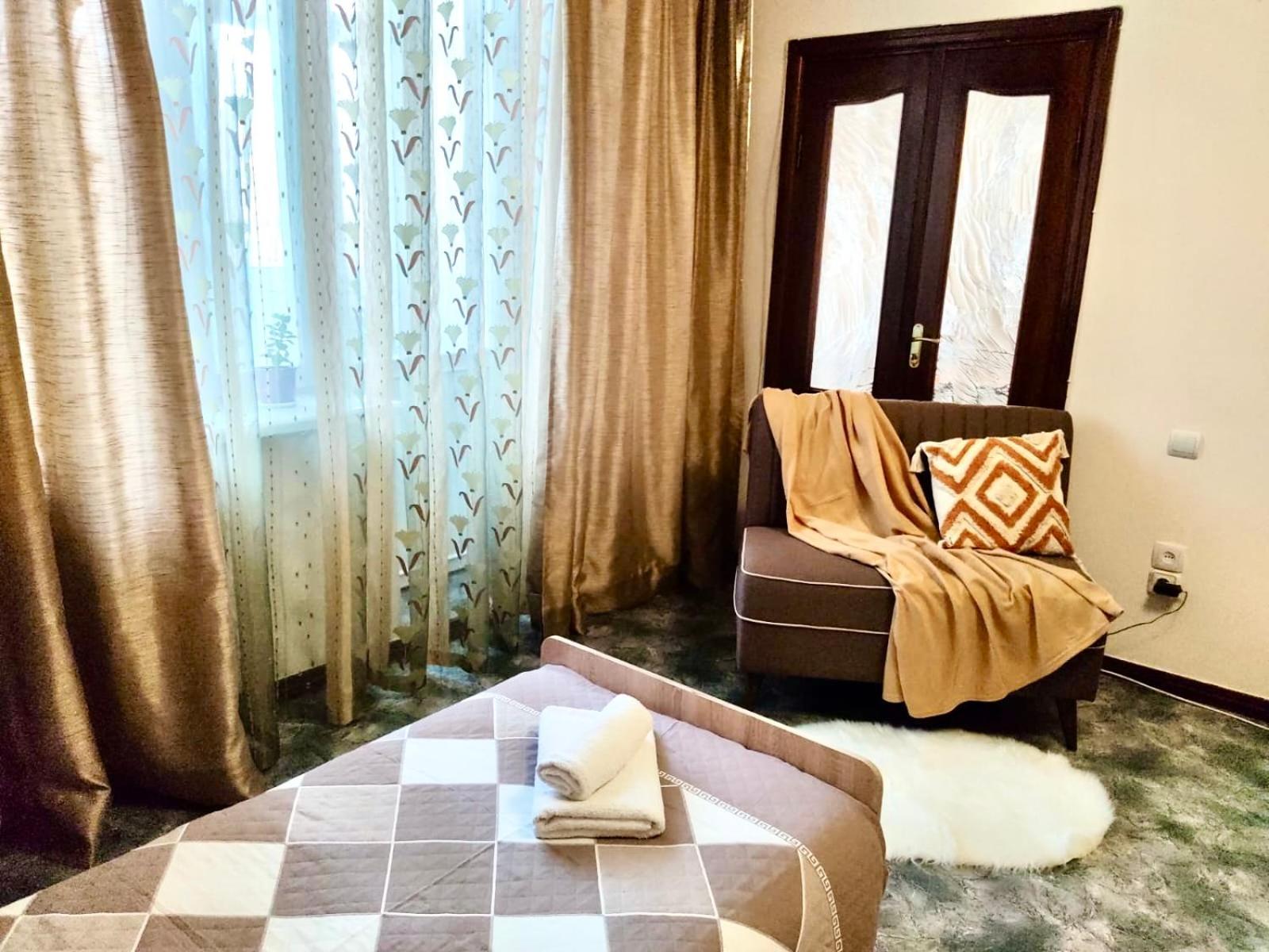 Like Home Apartments&Rooms Алматы Экстерьер фото