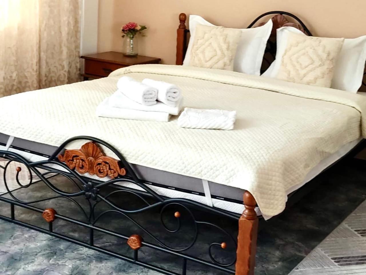 Like Home Apartments&Rooms Алматы Экстерьер фото